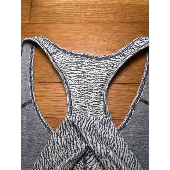 Lululemon Size 10 Essential Tank Top Black White - Picture 4 of 4